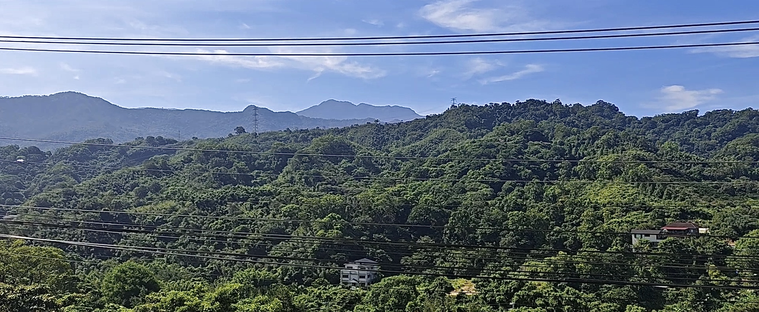 1.从莲座宫看向神桌山.jpg