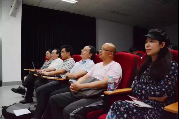 美国福德汉姆大学终身教授兰斯·斯特拉特赴华师大h动漫
做讲座